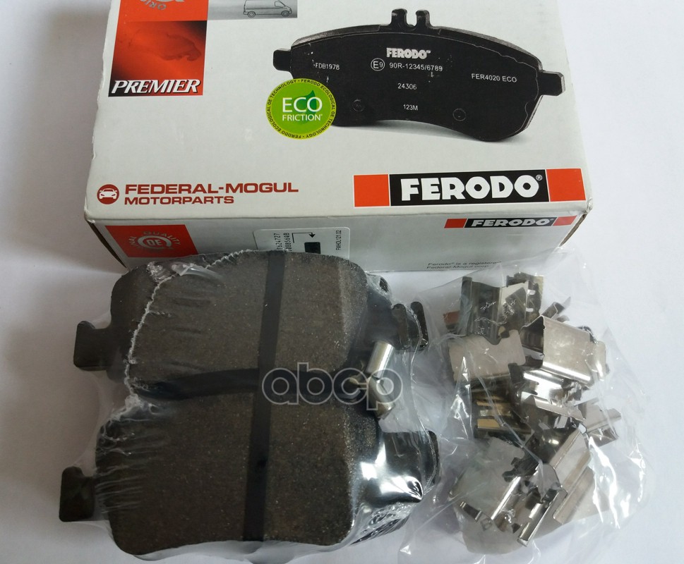 Колодки тормозные (Сзади) Toyota Corolla (E150,E180) 06-19 / Auris 06-18 Ferodo арт. FDB4048