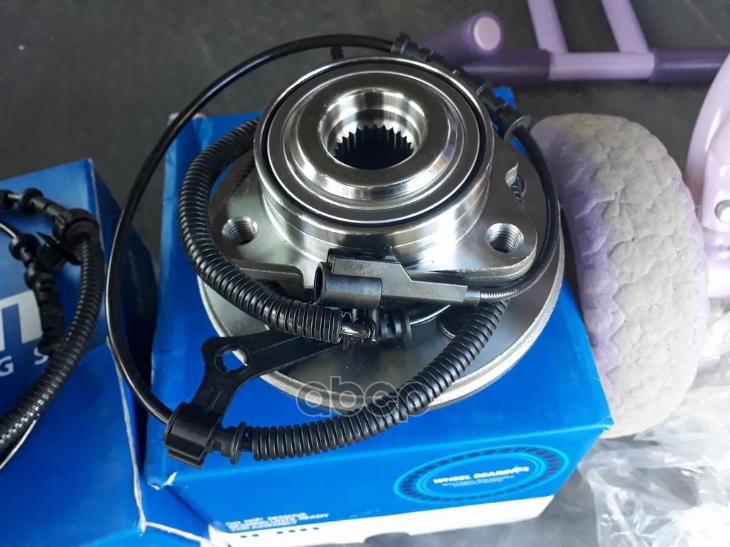 Ступица колеса передняя FORD Explorer 05-02 4WD  X1L241104AC / LINCOLN Aviator 05-03  4L2Z1104AA ILJIN арт. ij223040