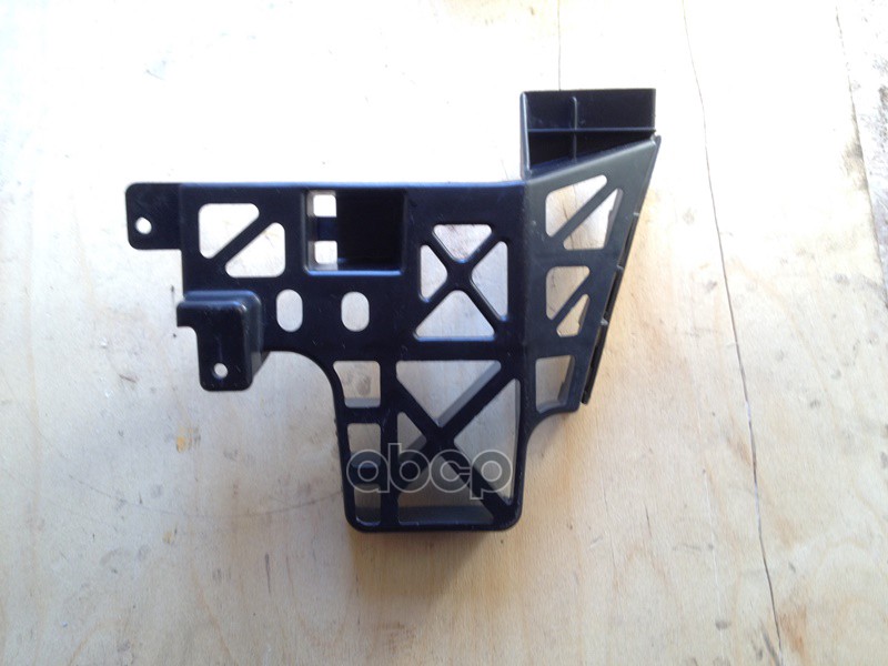 Кронштейн Бампера Переднего Правый, Mazda3 (Bk) MAZDA арт. BR5S502A1