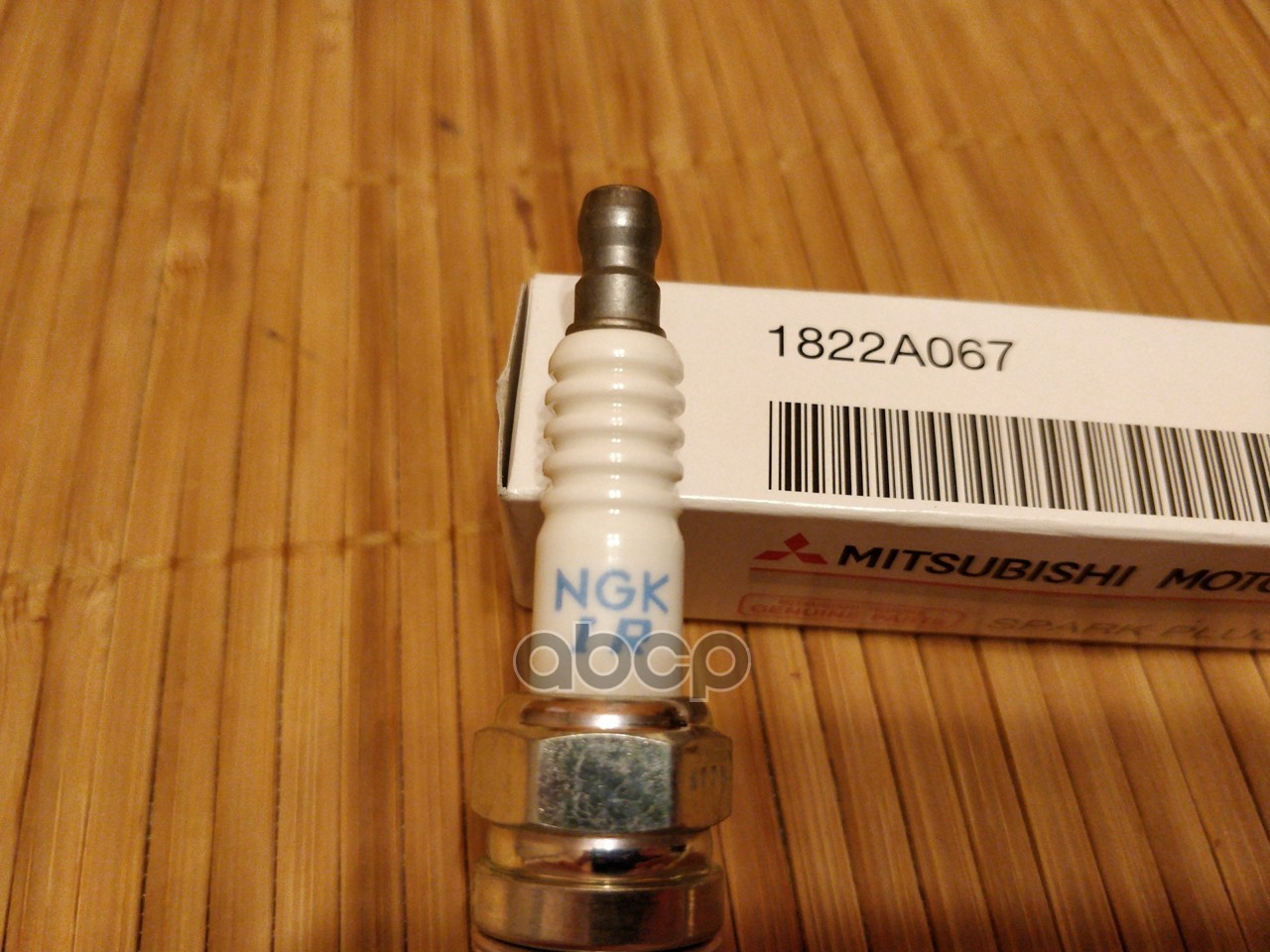 Свеча зажигания MITSUBISHI 6B31 13- MITSUBISHI арт. 1822A067