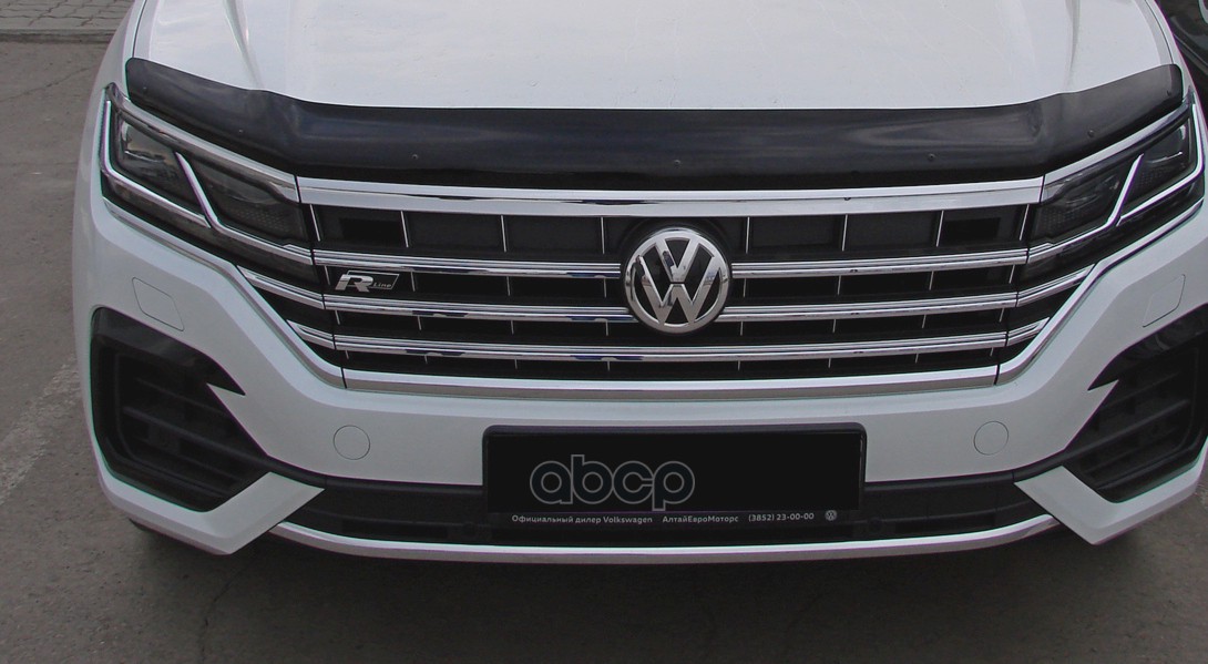 Дефлектор капота Volkswagen Touareg 2018-, темный / Фольксваген Туарег SIM арт. NLD.SVOTOU1812