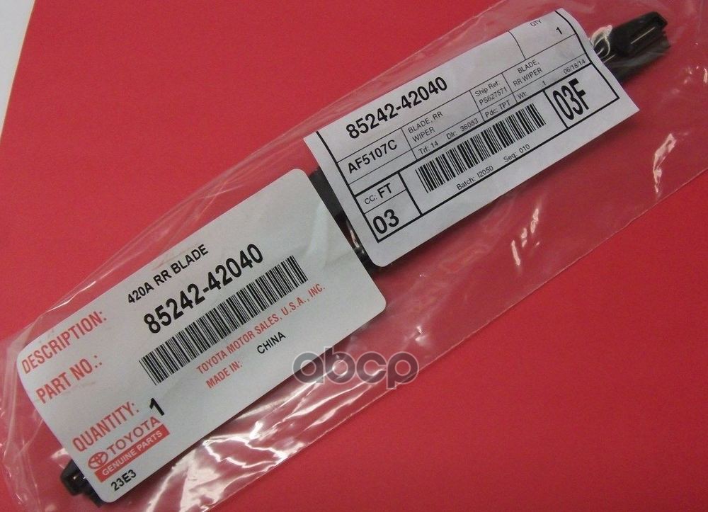 Щетка стеклоочистителя задняя 240 мм каркасная 1 шт TOYOTA 85242-42040 TOYOTA арт. 85242-42040