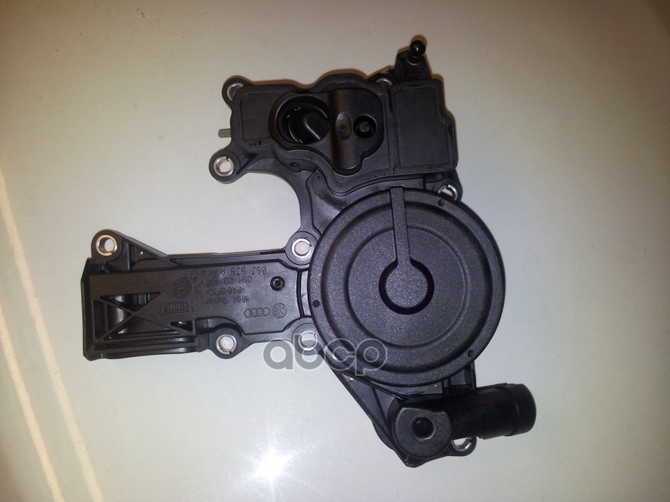 Маслоотделитель вентиляции картера (сепаратор) VAG арт. 06H103495AJ