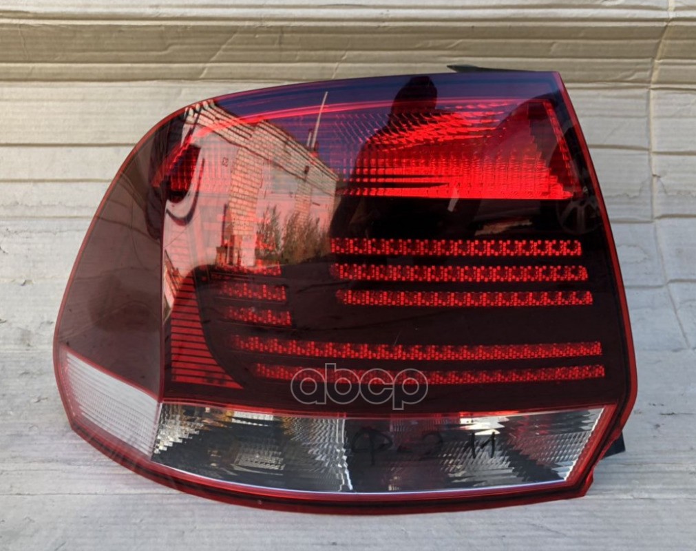 Фонарь Задний Левый Тонированный Polo Sedan VAG арт. 6RU945095M